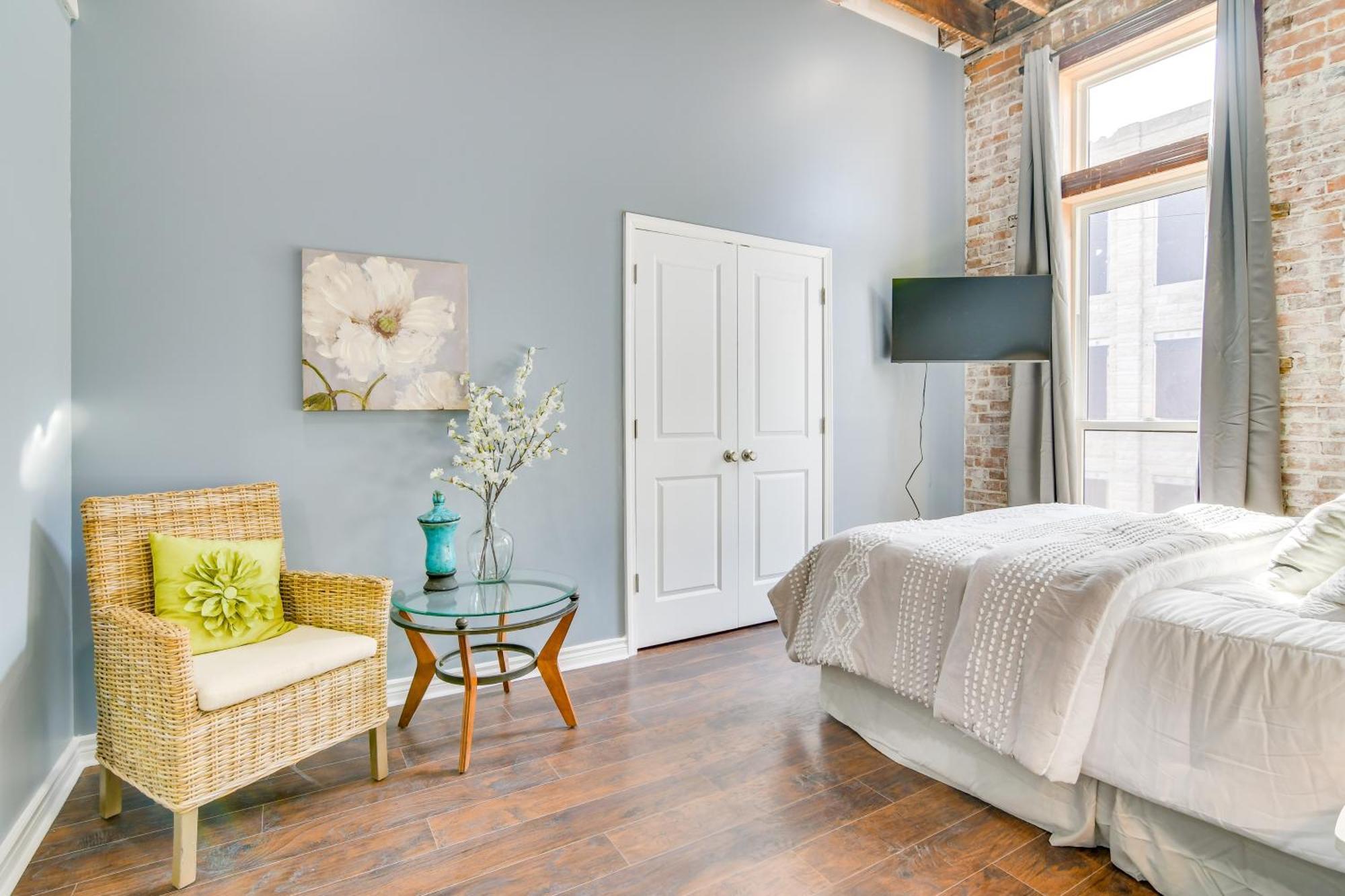 Dtwn Loft In The Heart Of Monett Pets Welcome! Eksteriør billede