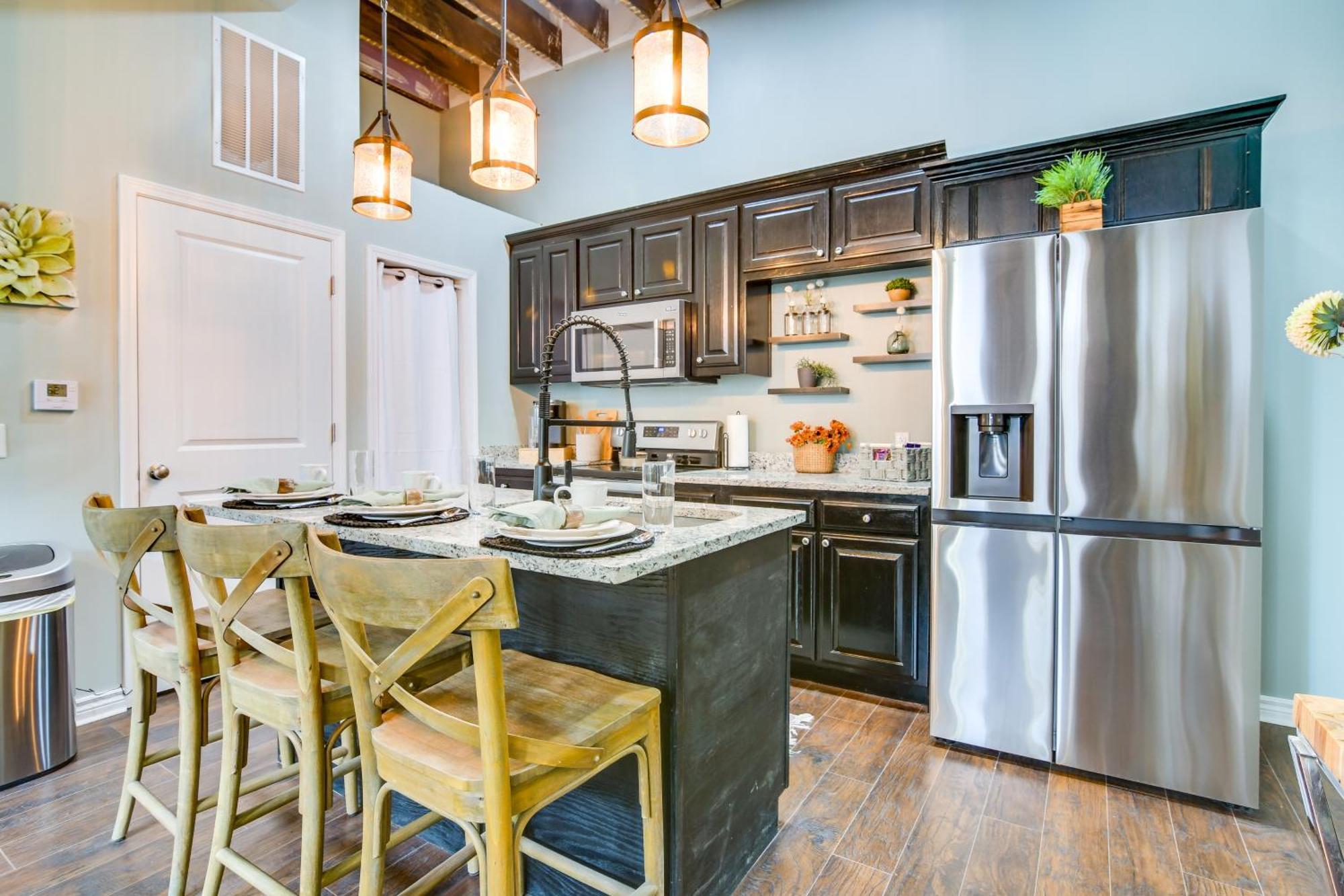 Dtwn Loft In The Heart Of Monett Pets Welcome! Eksteriør billede